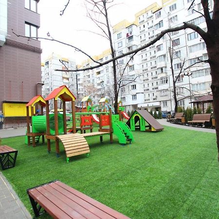 צ'יסינאו Sky House Central Apartment מראה חיצוני תמונה