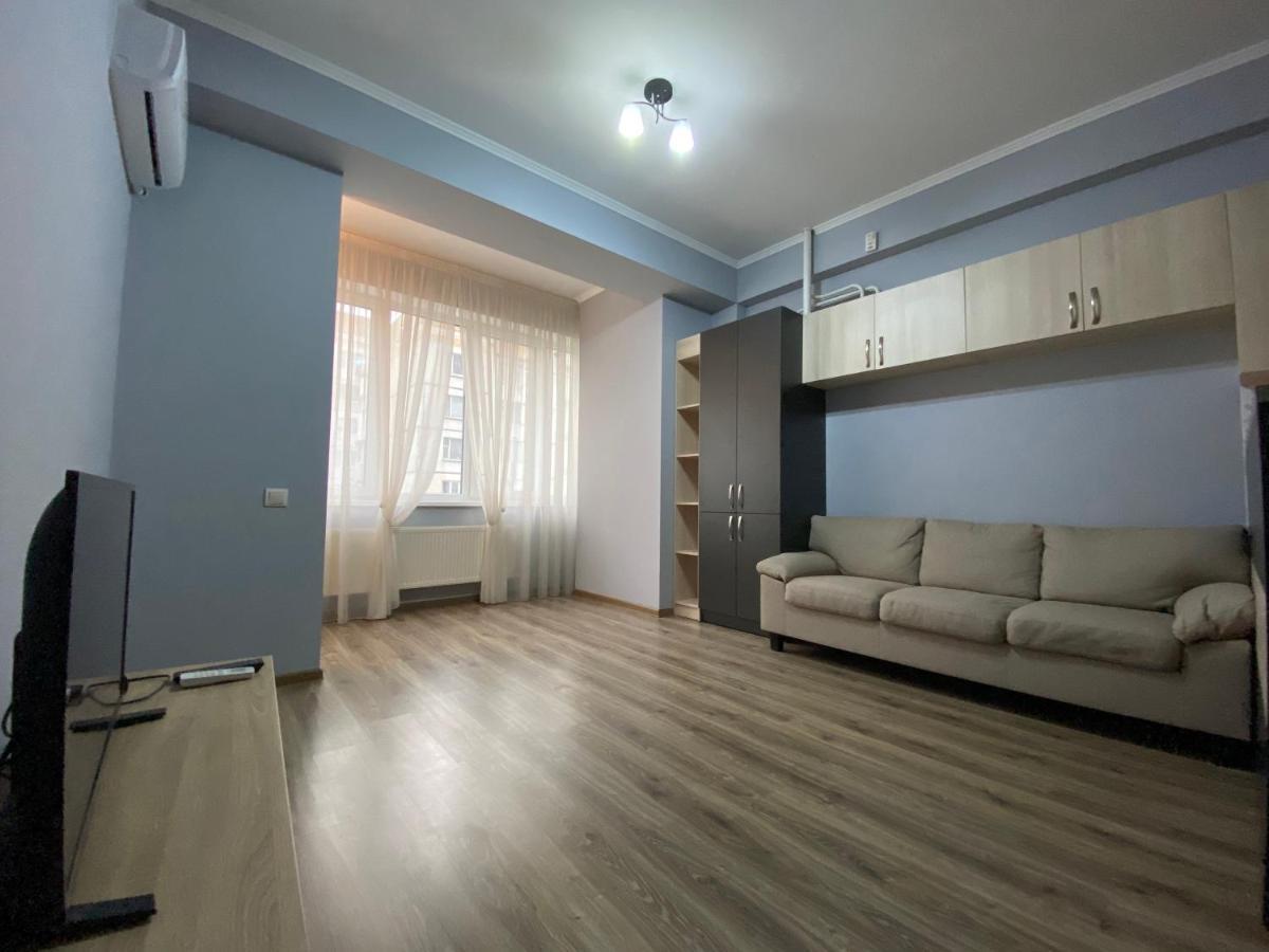צ'יסינאו Sky House Central Apartment מראה חיצוני תמונה