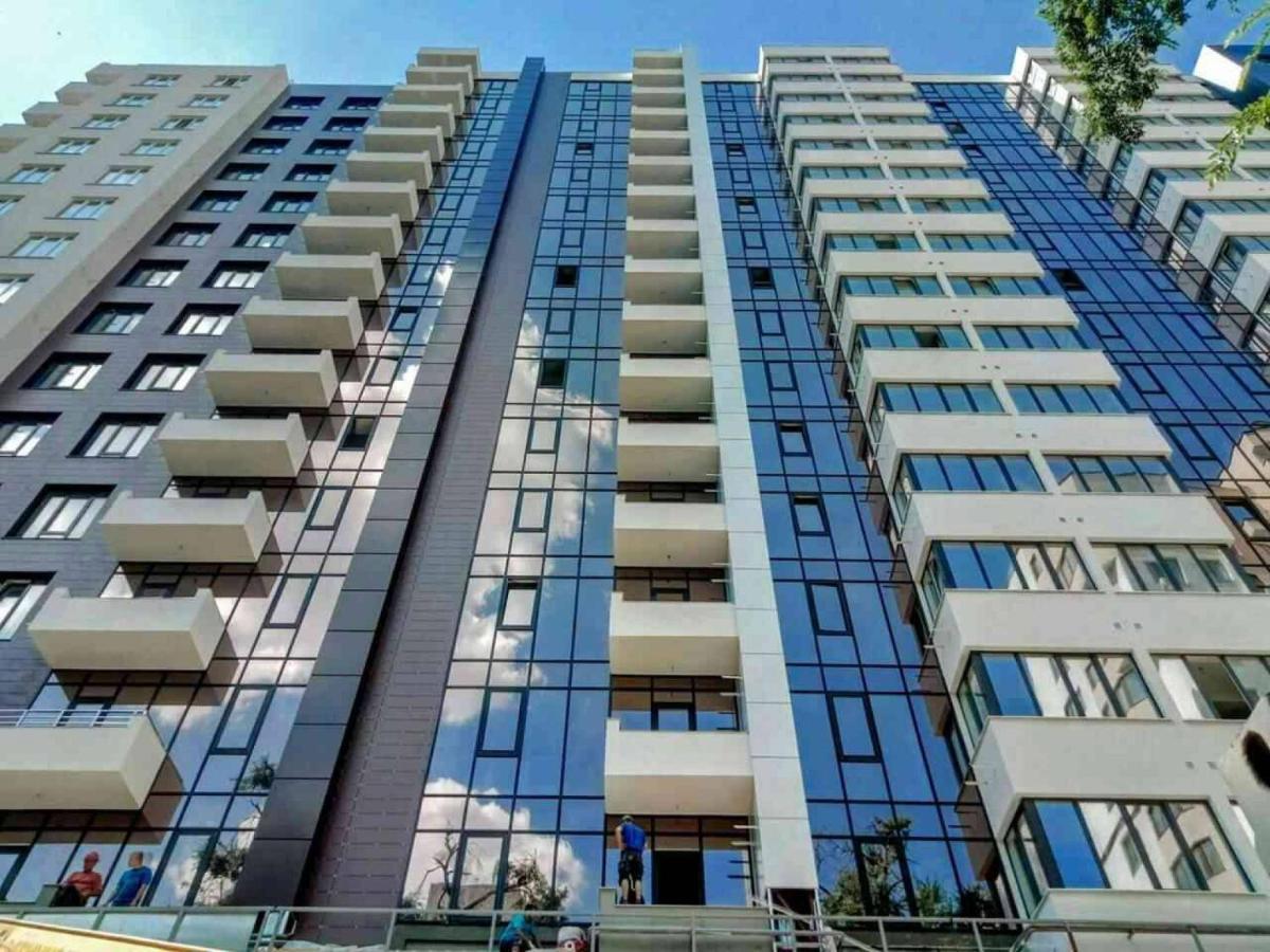 צ'יסינאו Sky House Central Apartment מראה חיצוני תמונה