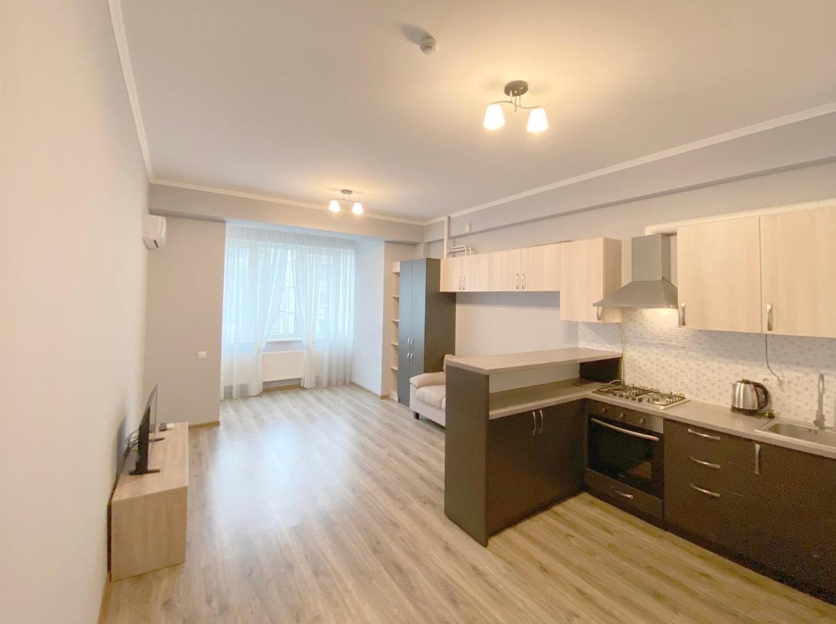 צ'יסינאו Sky House Central Apartment מראה חיצוני תמונה