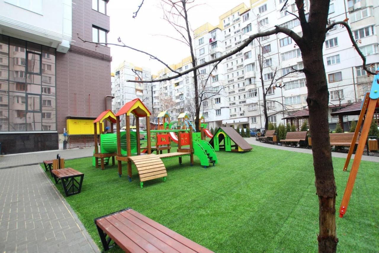 צ'יסינאו Sky House Central Apartment מראה חיצוני תמונה